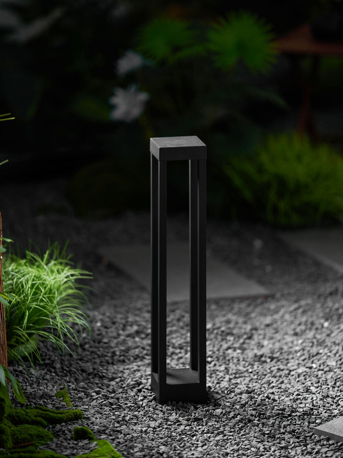 Obsidian Post Outdoor Bollard Light – Minimalist Black Aluminum LED
