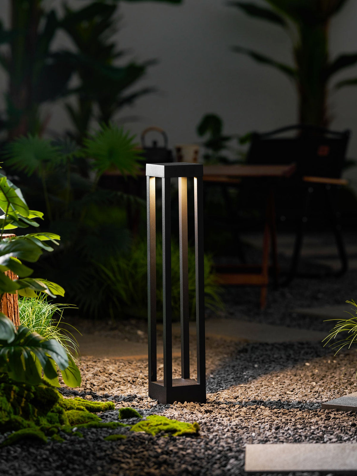 Obsidian Post Outdoor Bollard Light – Minimalist Black Aluminum LED
