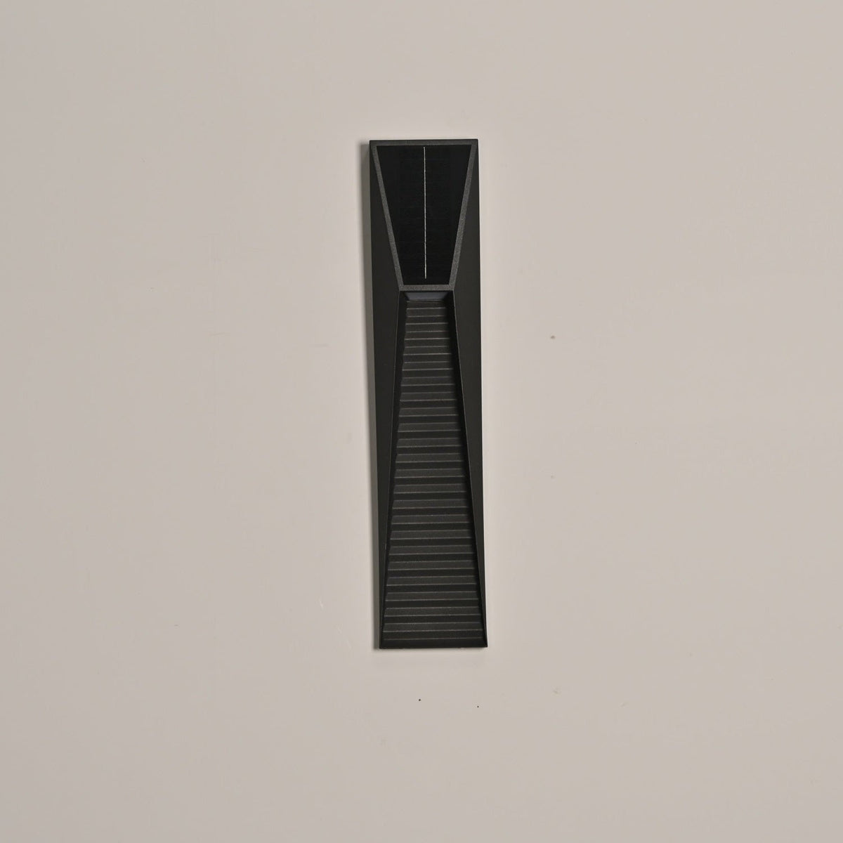 Obsidian Path Solar-Powered LED Outdoor Wall Light in Black