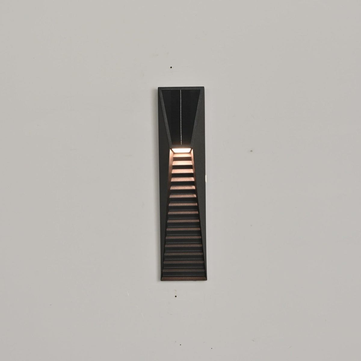 Obsidian Path Solar-Powered LED Outdoor Wall Light in Black