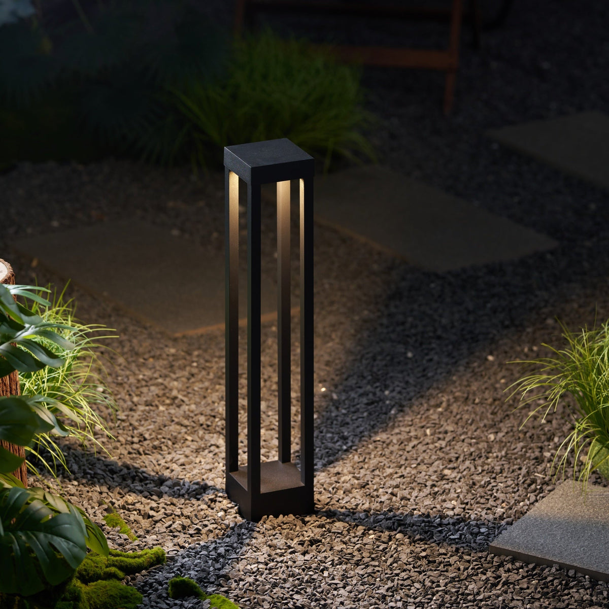Obsidian Post Outdoor Bollard Light – Minimalist Black Aluminum LED
