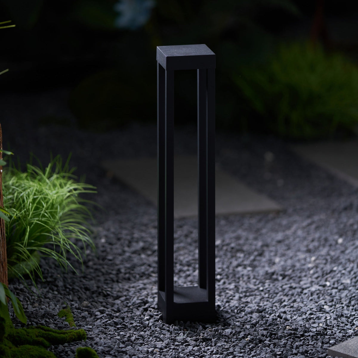 Obsidian Post Outdoor Bollard Light – Minimalist Black Aluminum LED