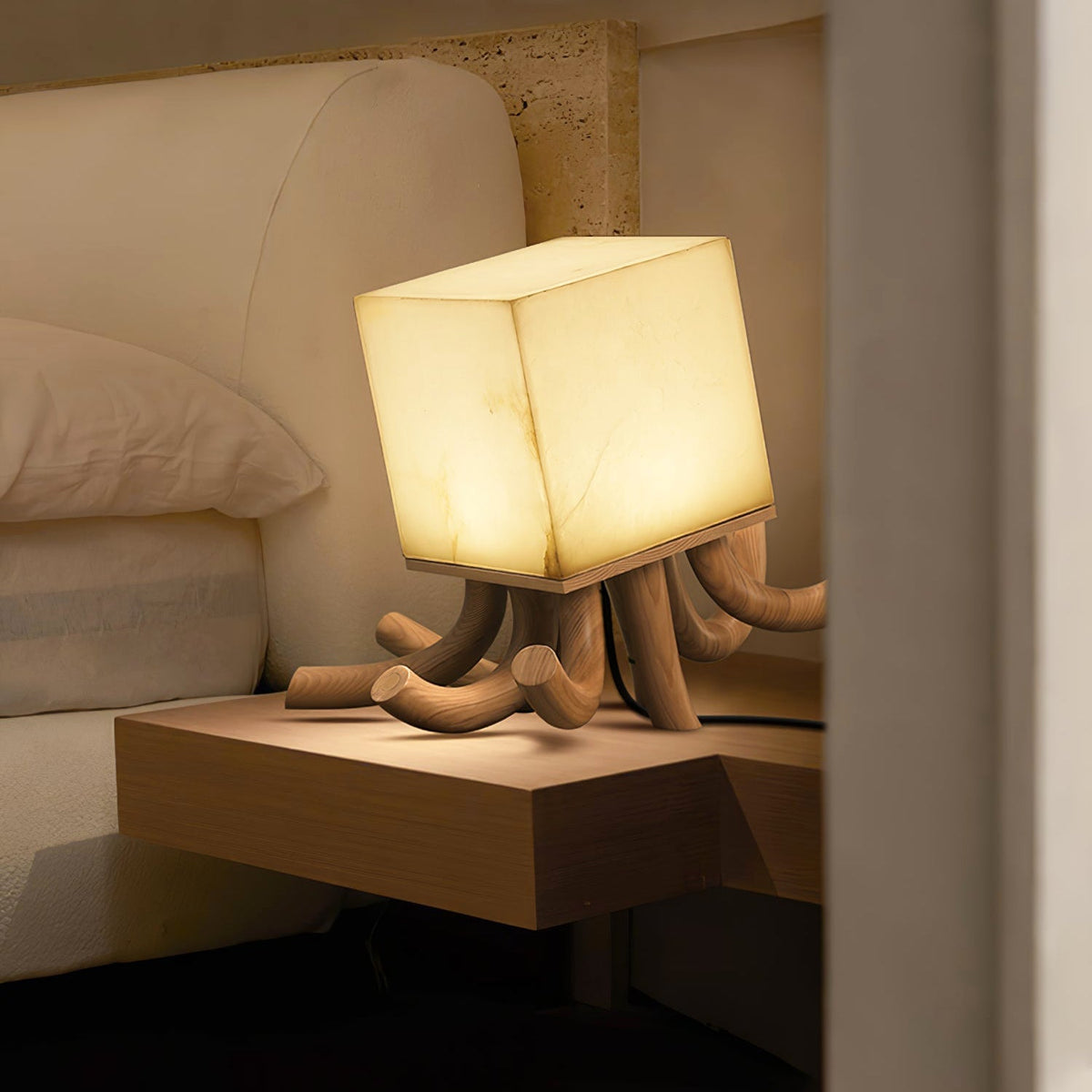 octavia-alabaster-table-lamp