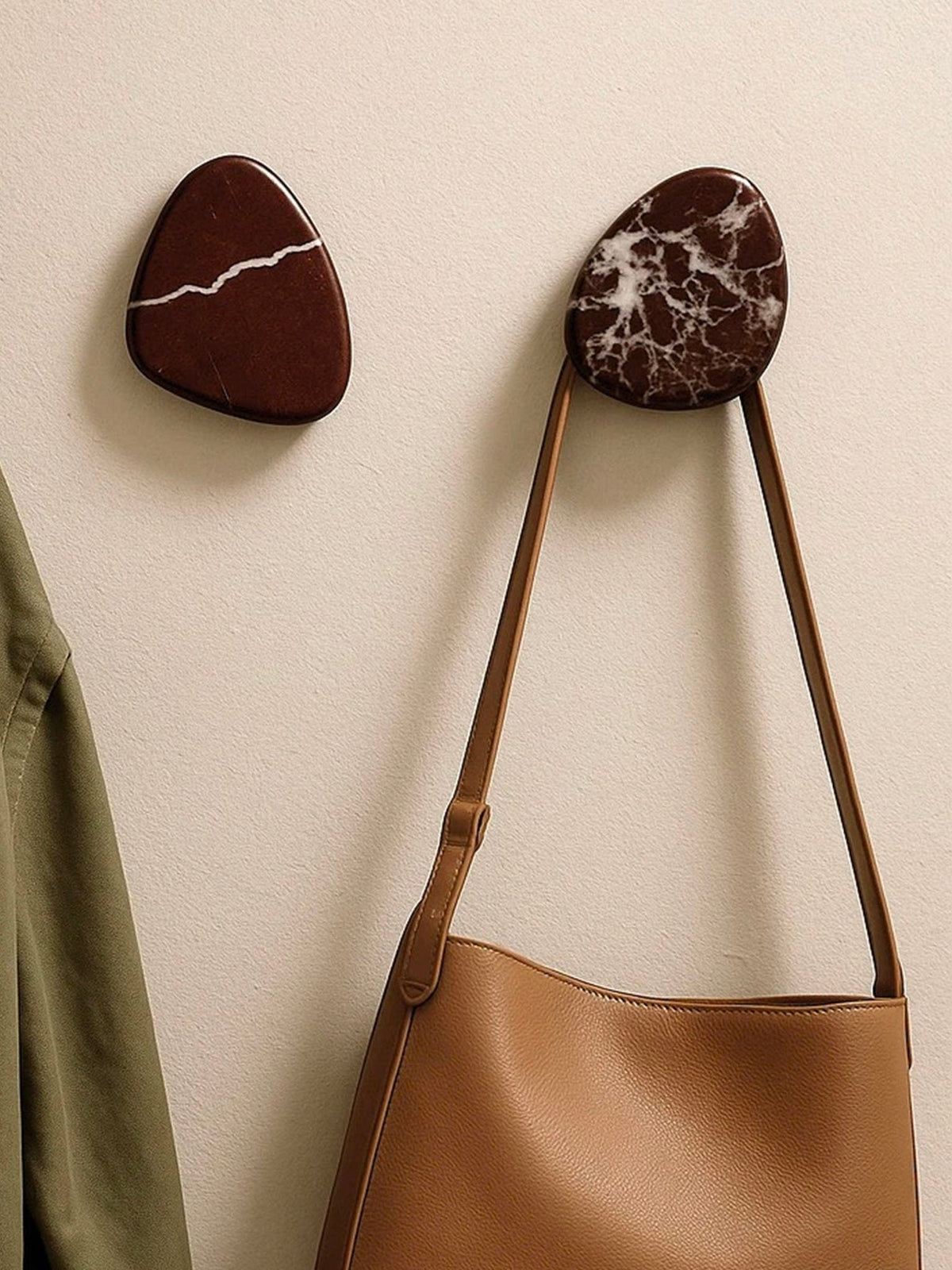 Amber Onyx Wall Coat Hook – Sculptural Marble Hook for Entryway and Living Spaces