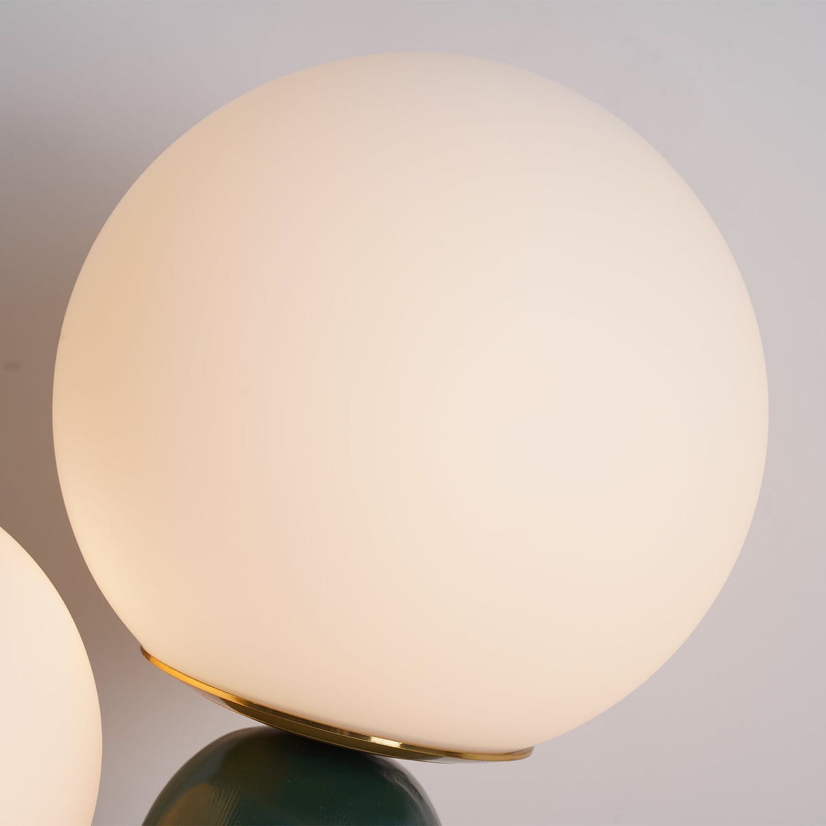 Oo Resin Table Lamp