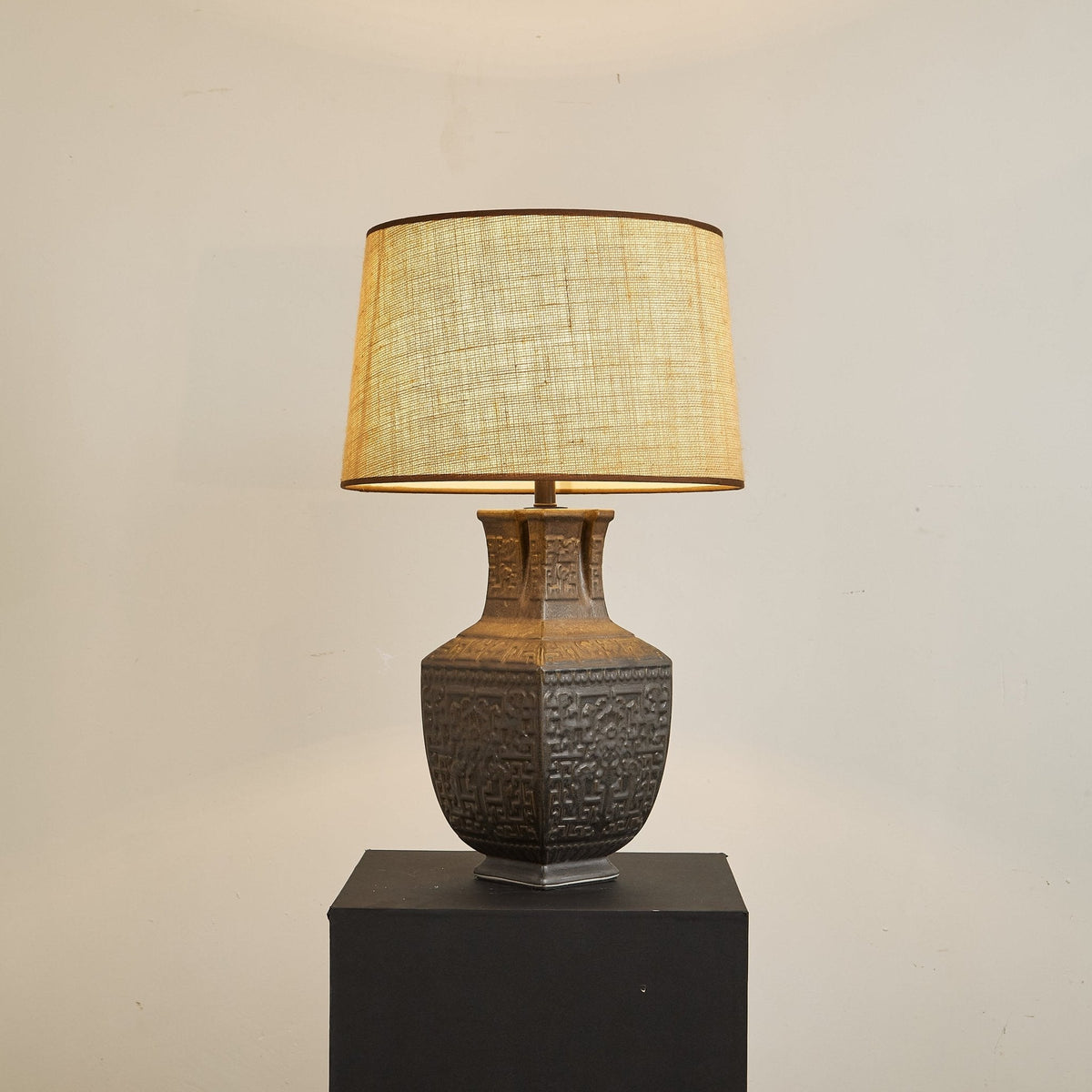 Orendi Ceramic Table Lamp with Linen Shade for Bedroom and Living Room