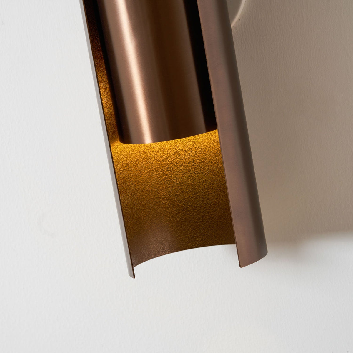nyx-wall-lamp