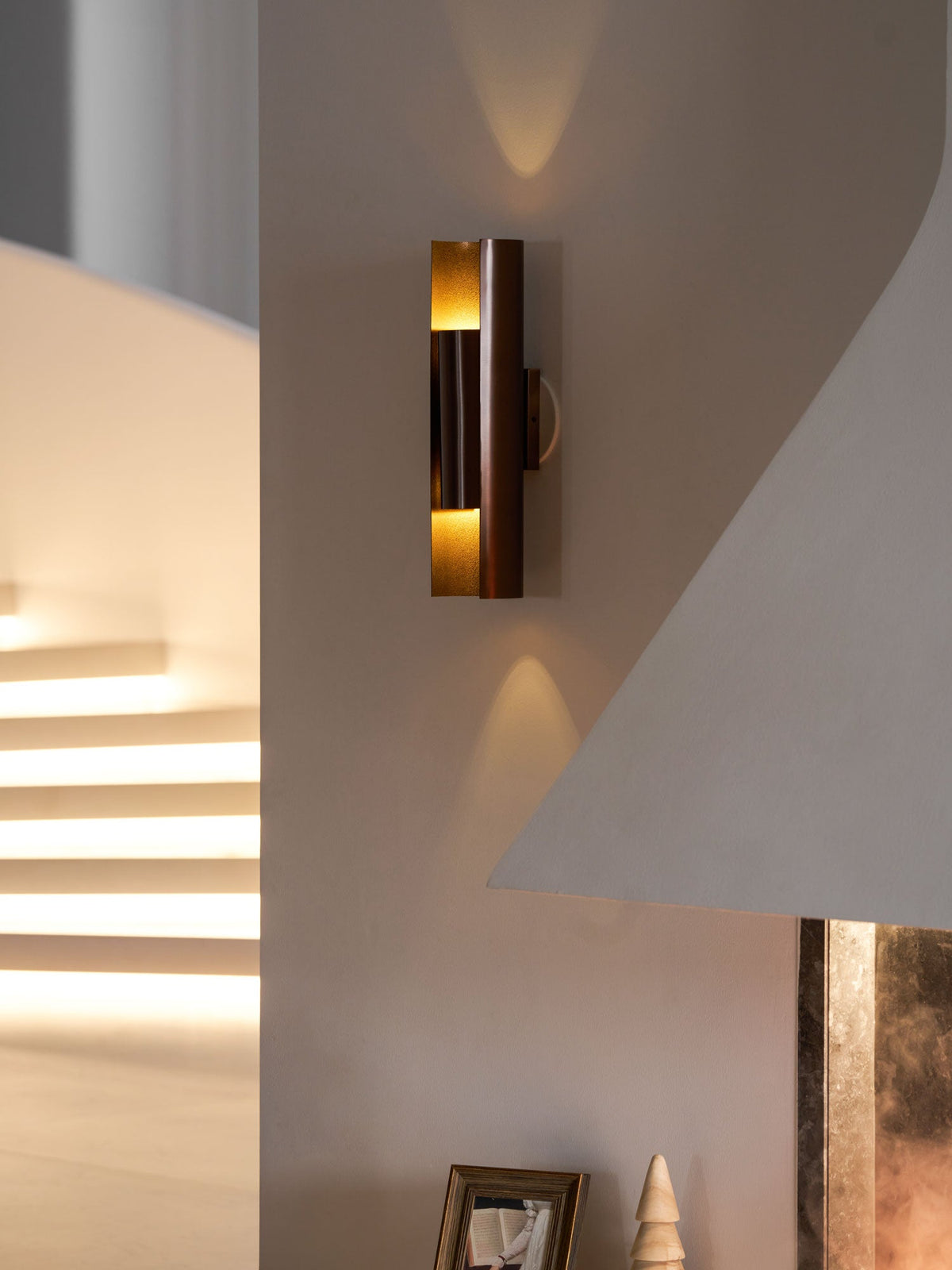 nyx-wall-lamp