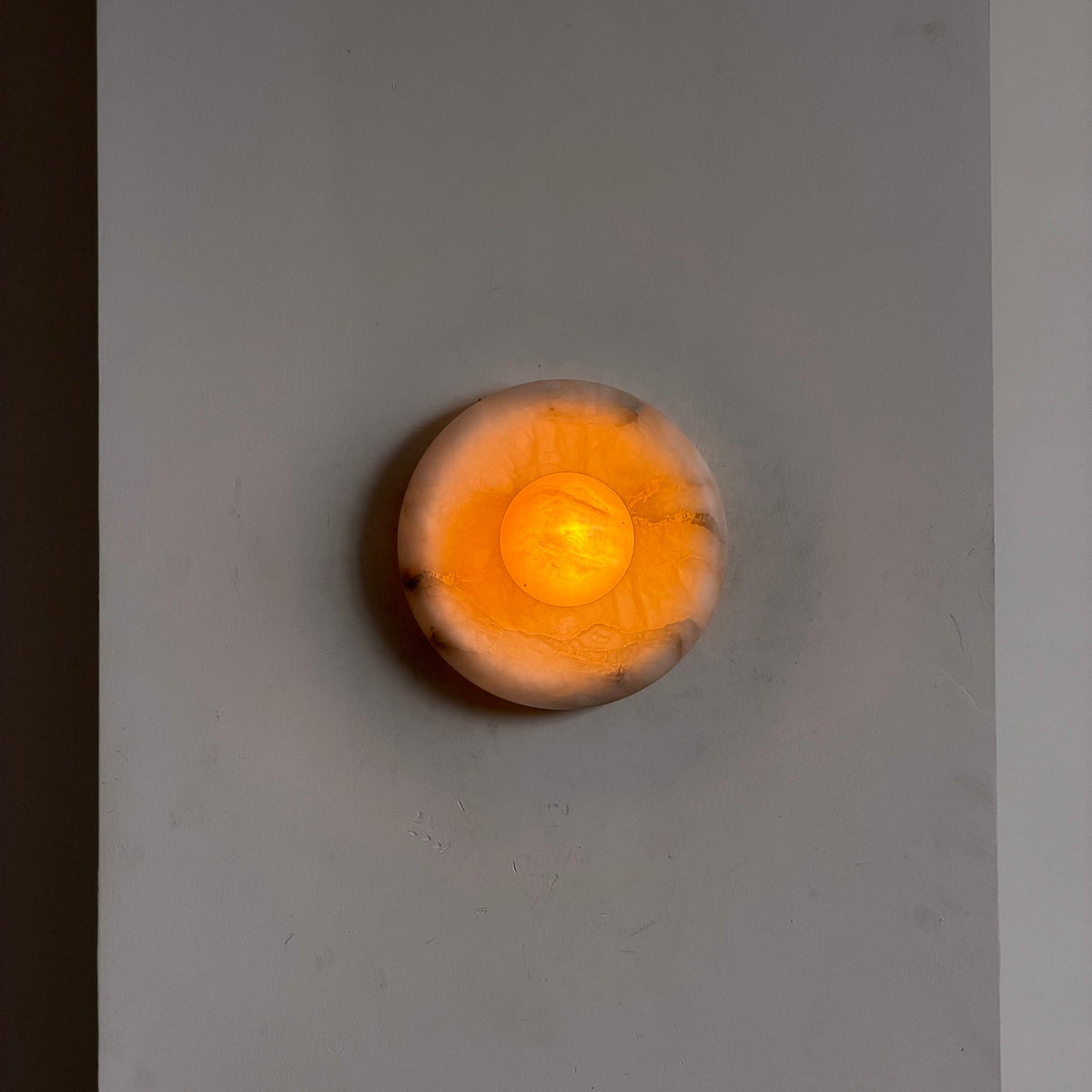orli-alabaster-wall-lamp