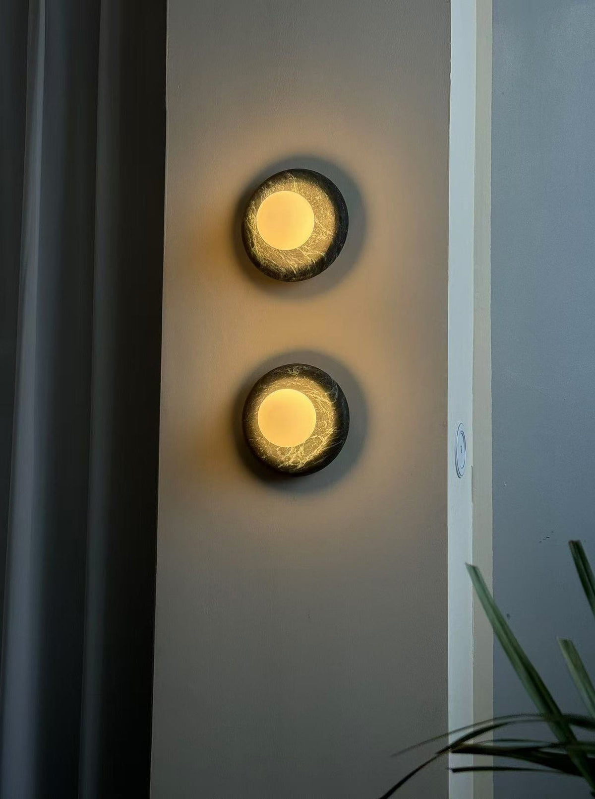 orli-dark-green-marble-sconce