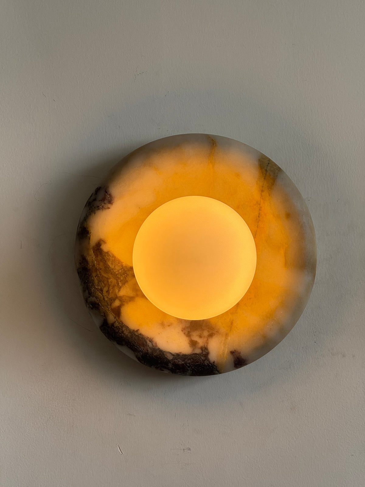 orli-beige-marble-sconce