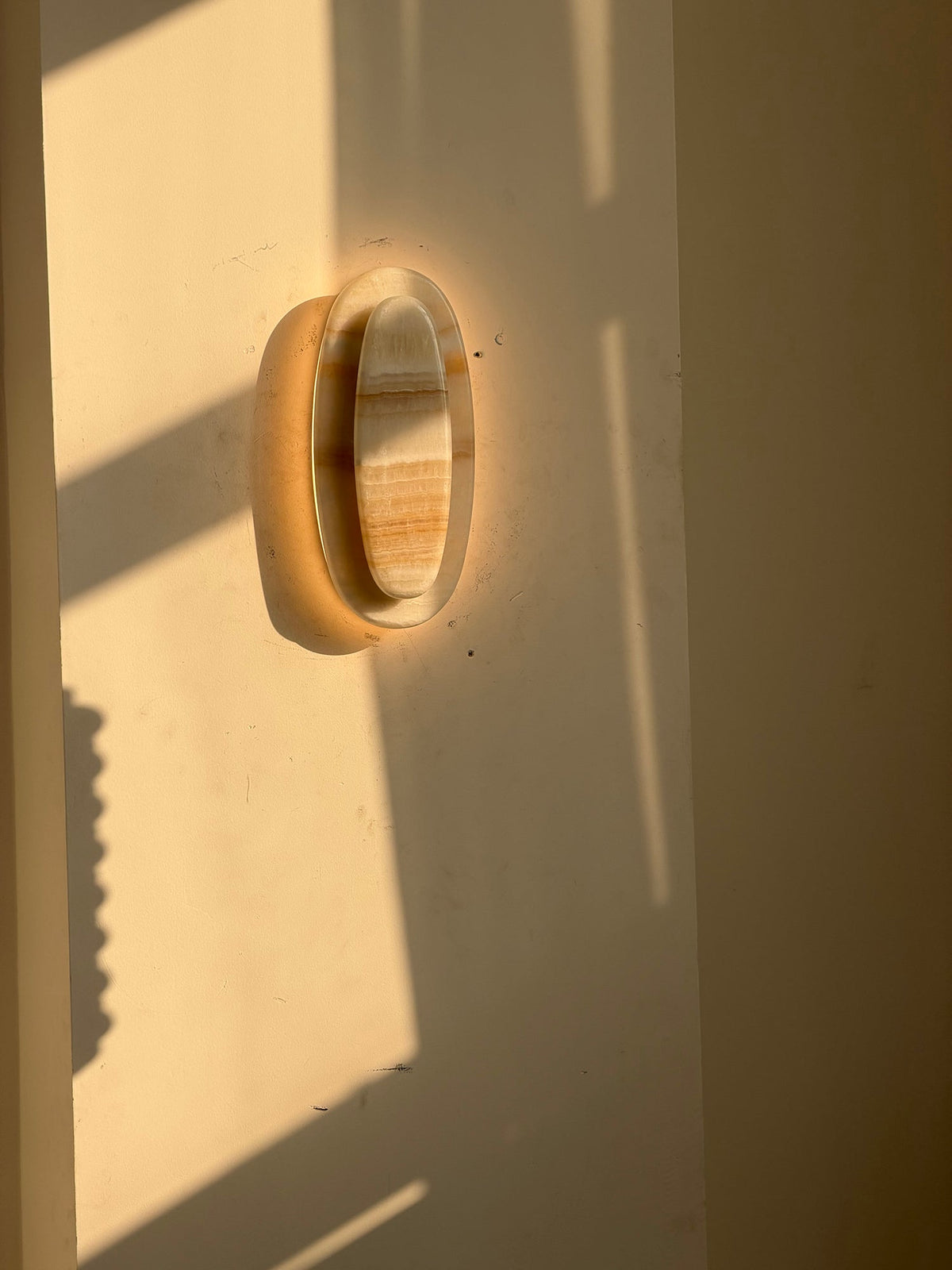oro-onyx-wall-lamp