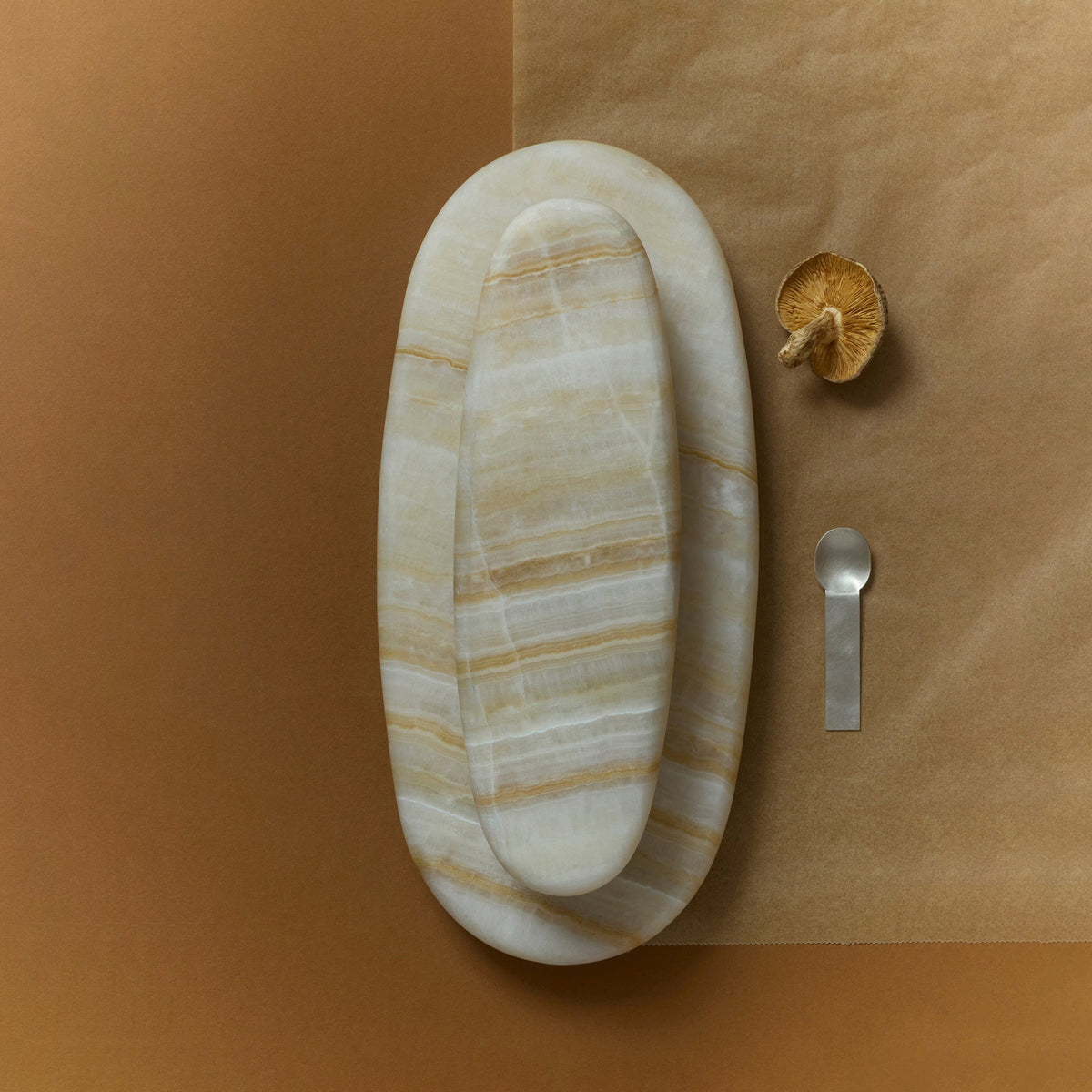 oro-onyx-wall-lamp
