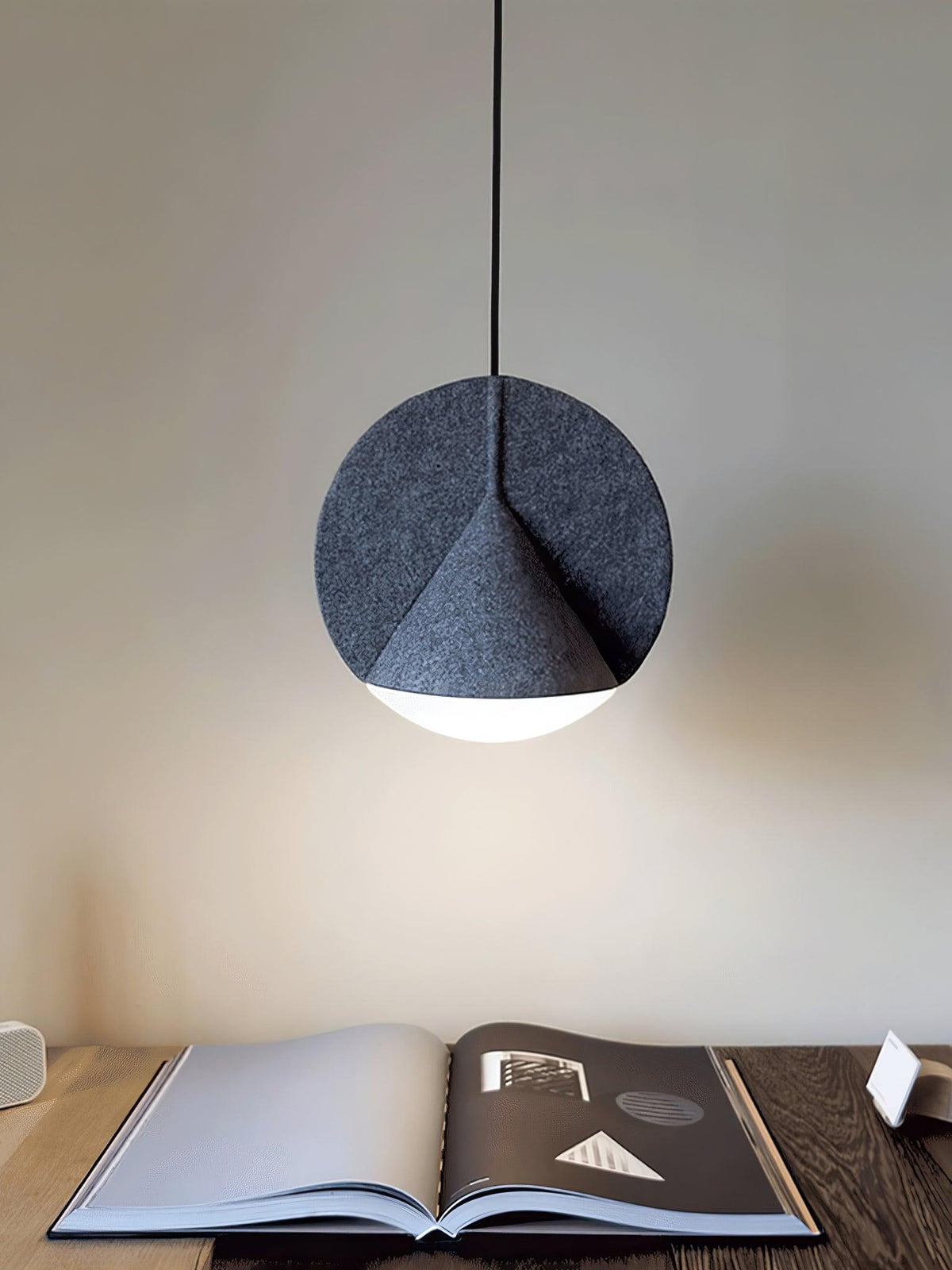 ossa-resin-pendant-lamp
