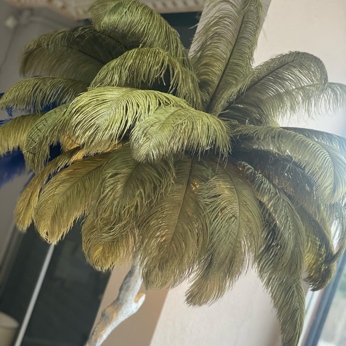 ostrich-feather-floor-light