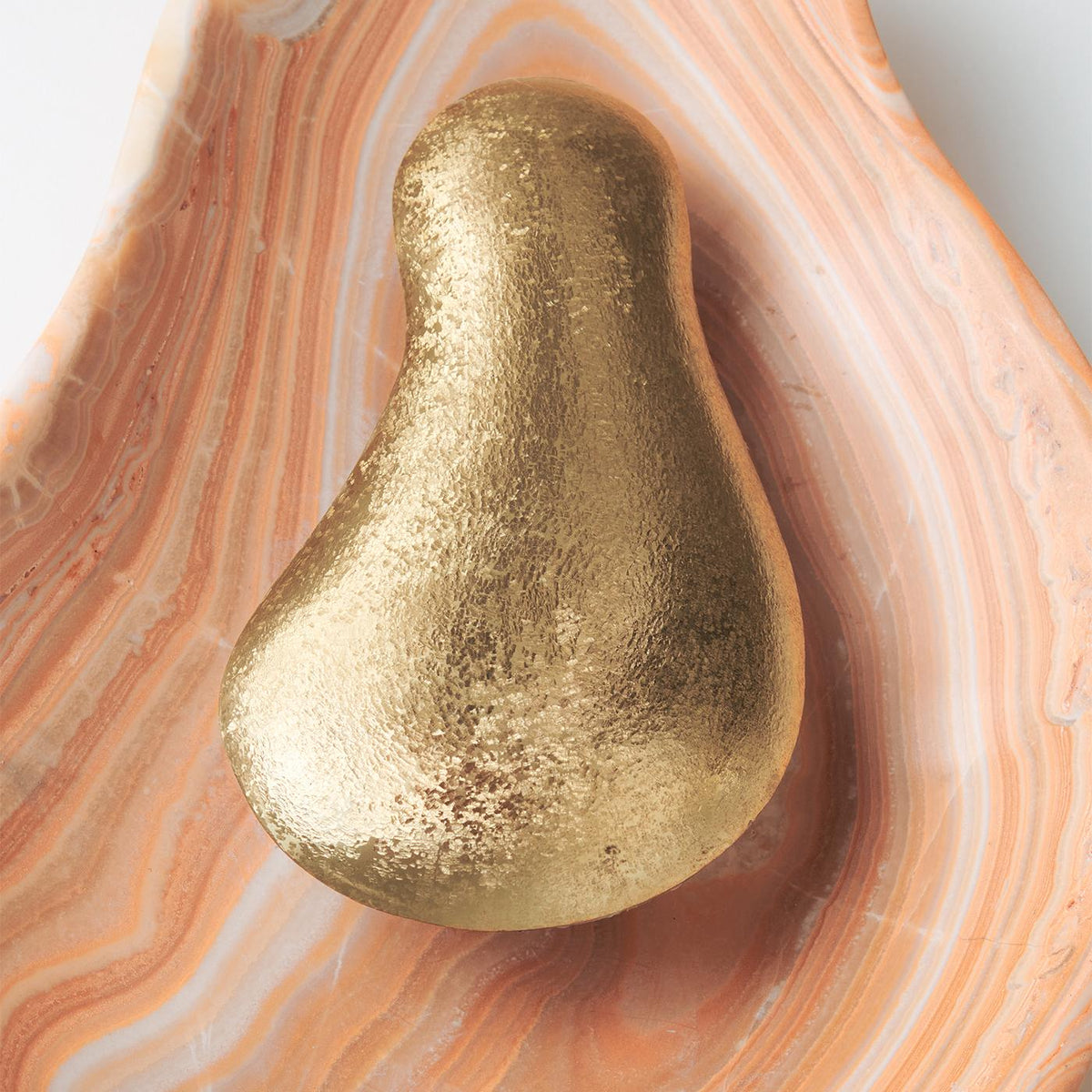 oyster-hammered-onyx-sconce
