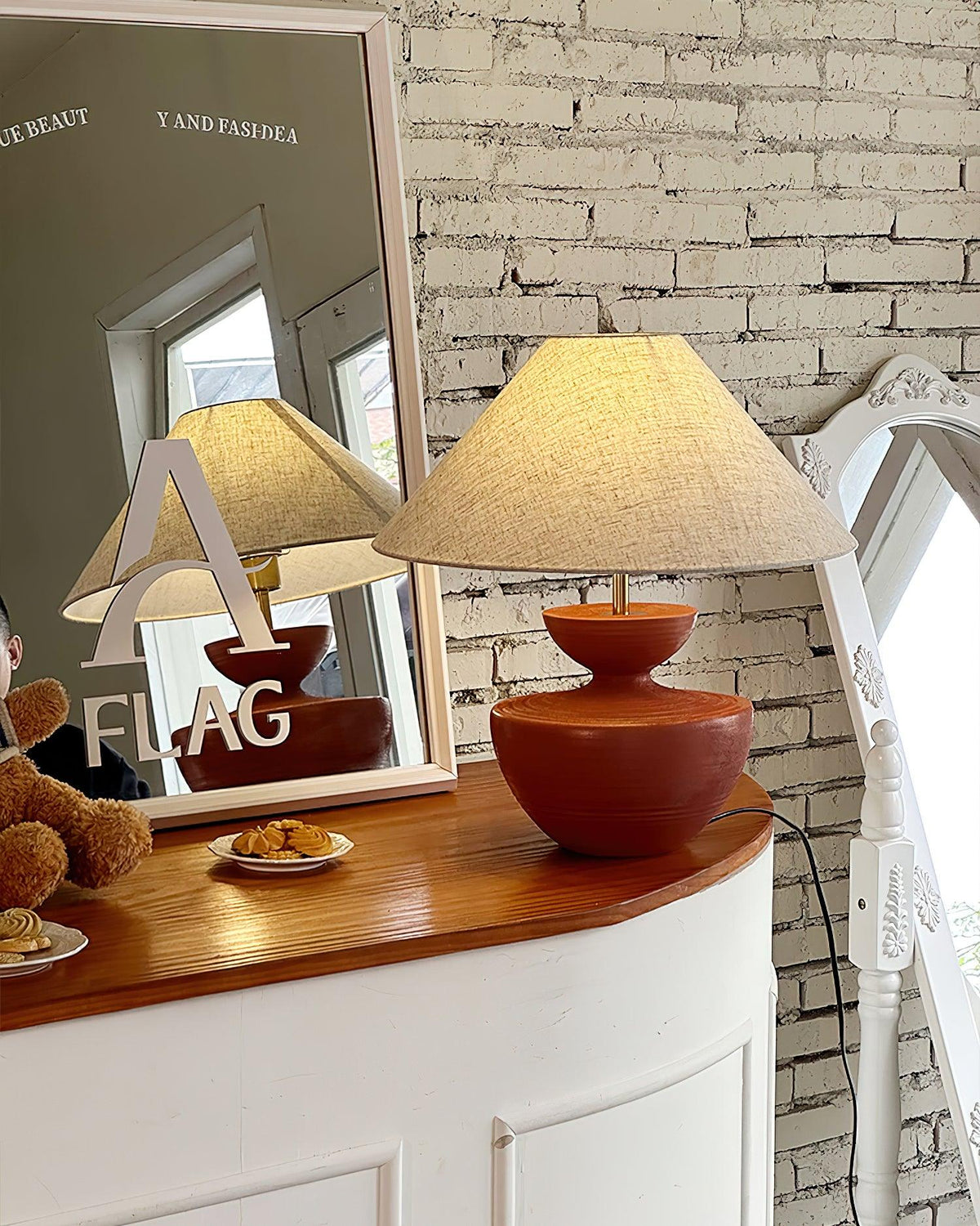 painted-table-lamp