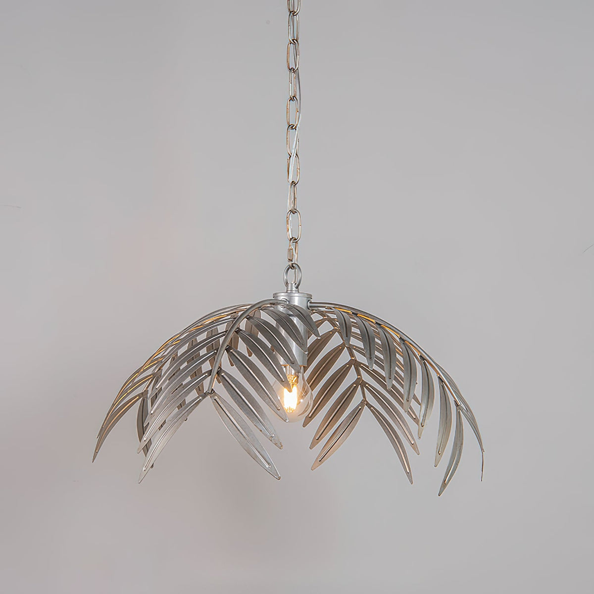palm-pendant-light