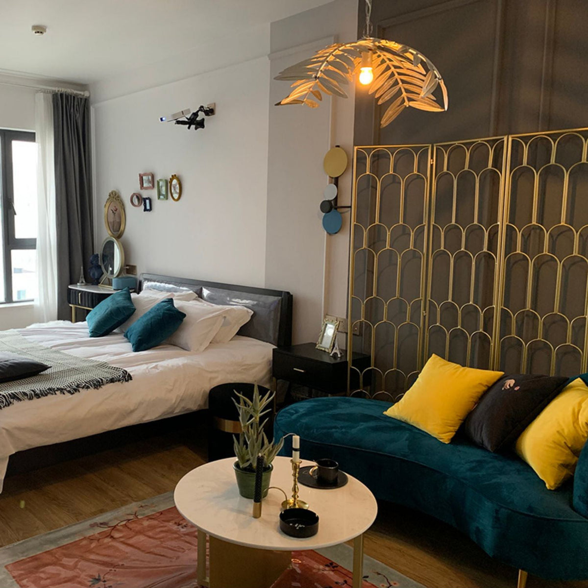 palm-pendant-light