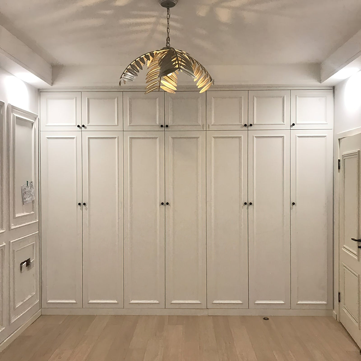 palm-pendant-light