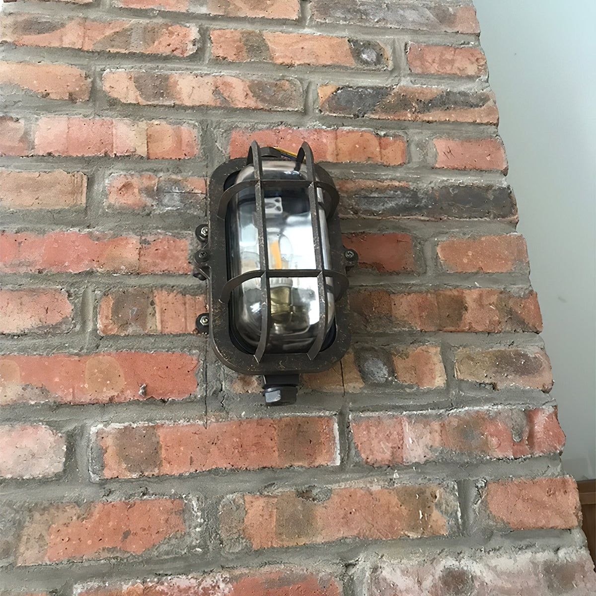 hamilton-wall-light
