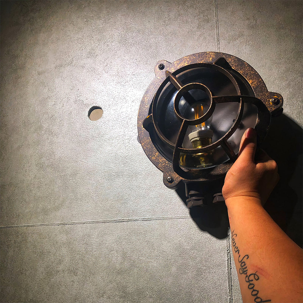 hamilton-wall-light