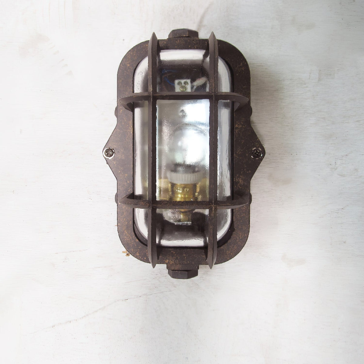 hamilton-wall-light