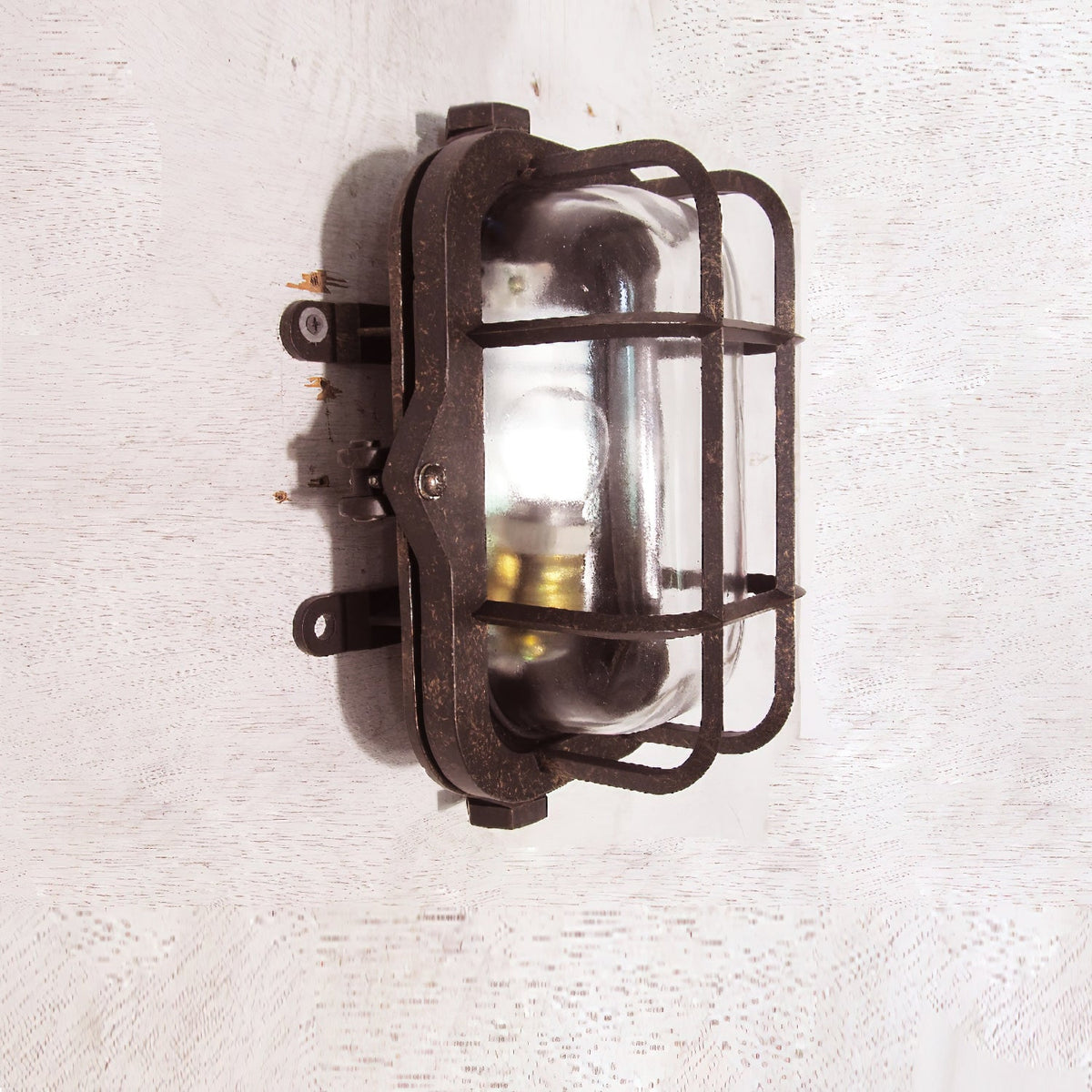 hamilton-wall-light