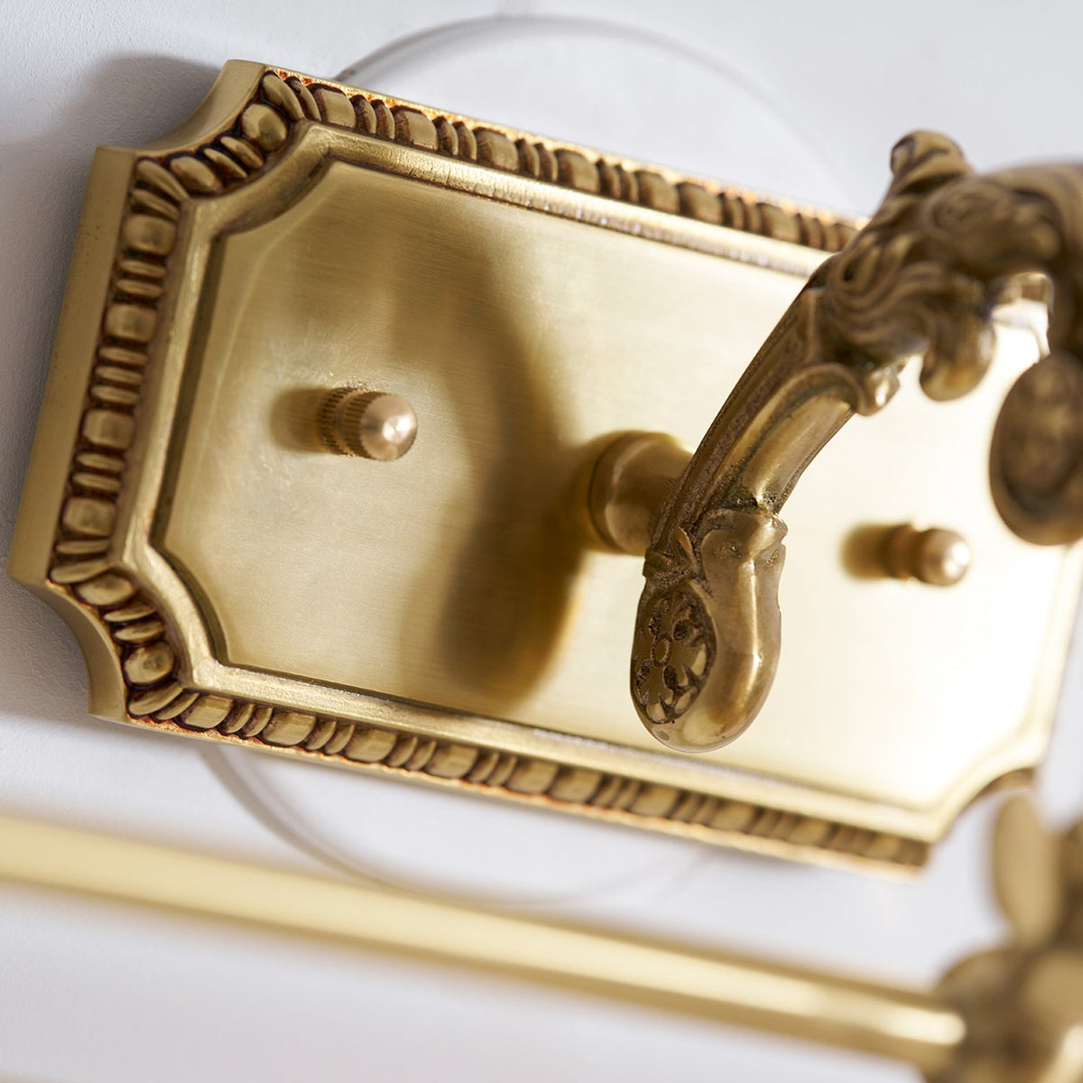 pania-brass-wall-lamp