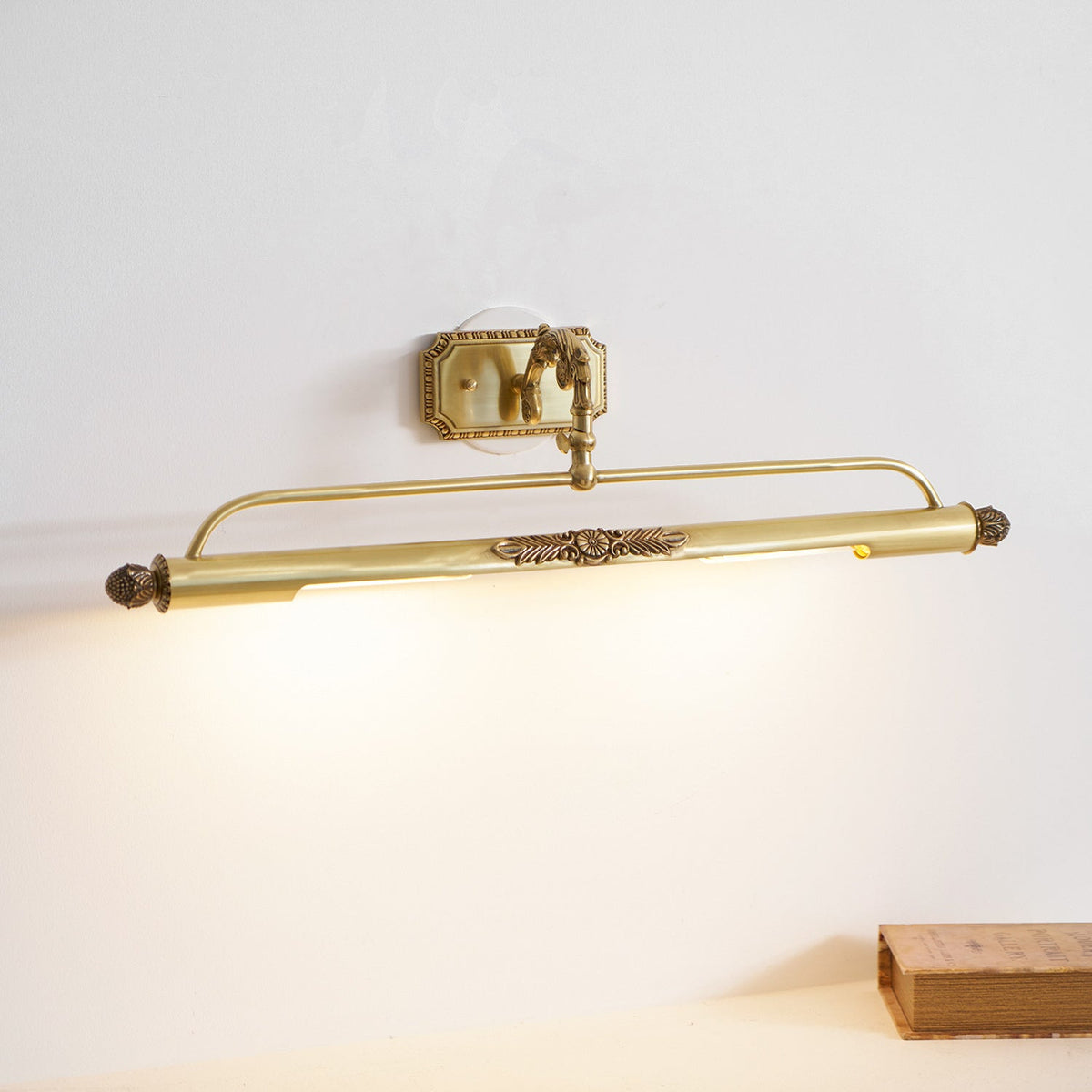 pania-brass-wall-lamp