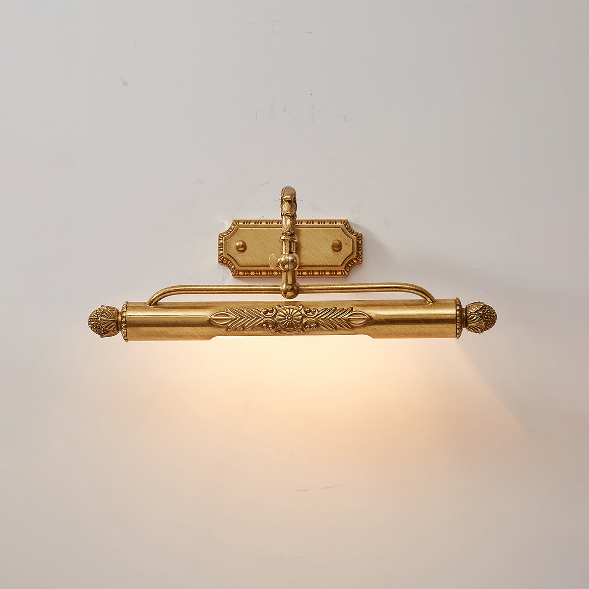 pania-brass-wall-lamp
