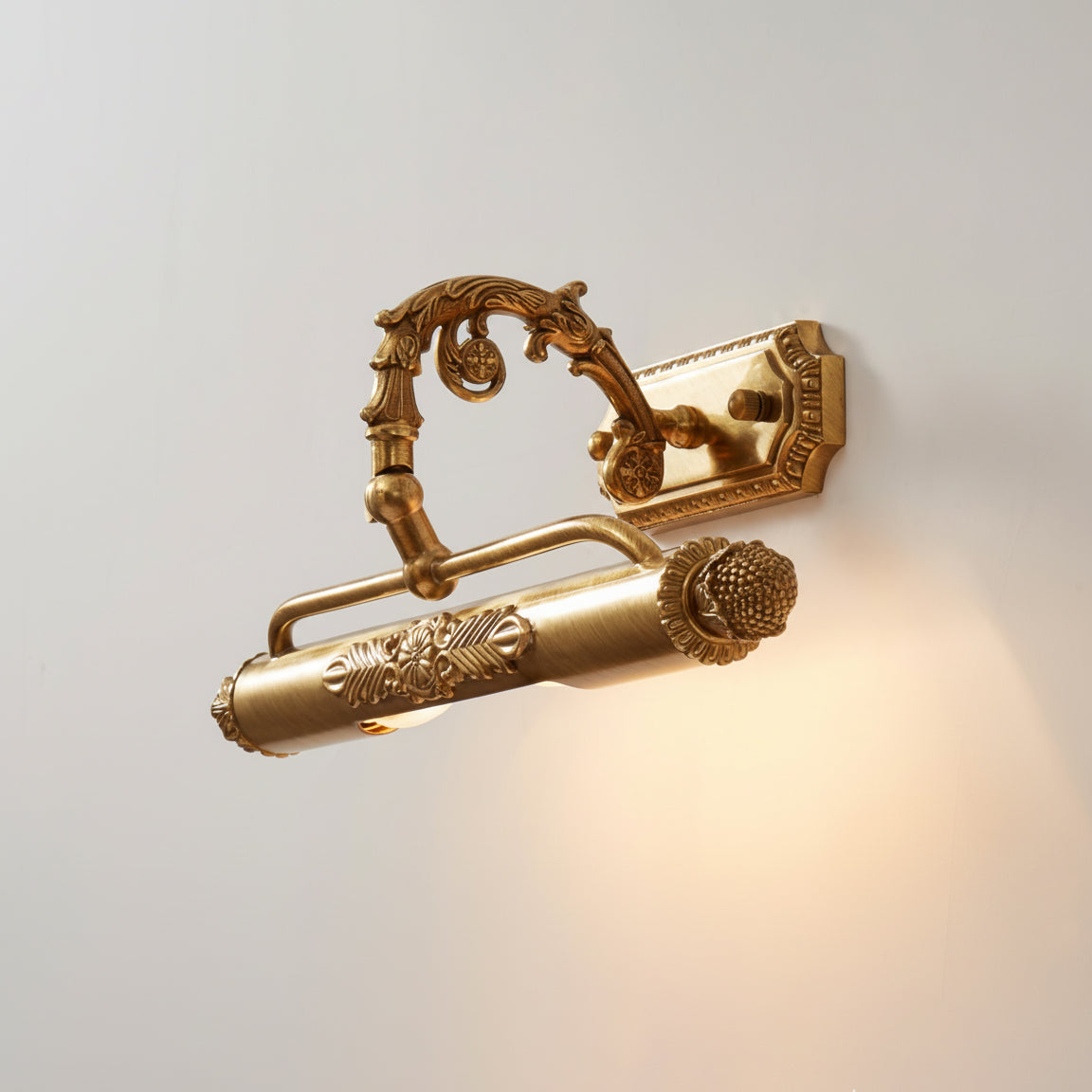 pania-brass-wall-lamp