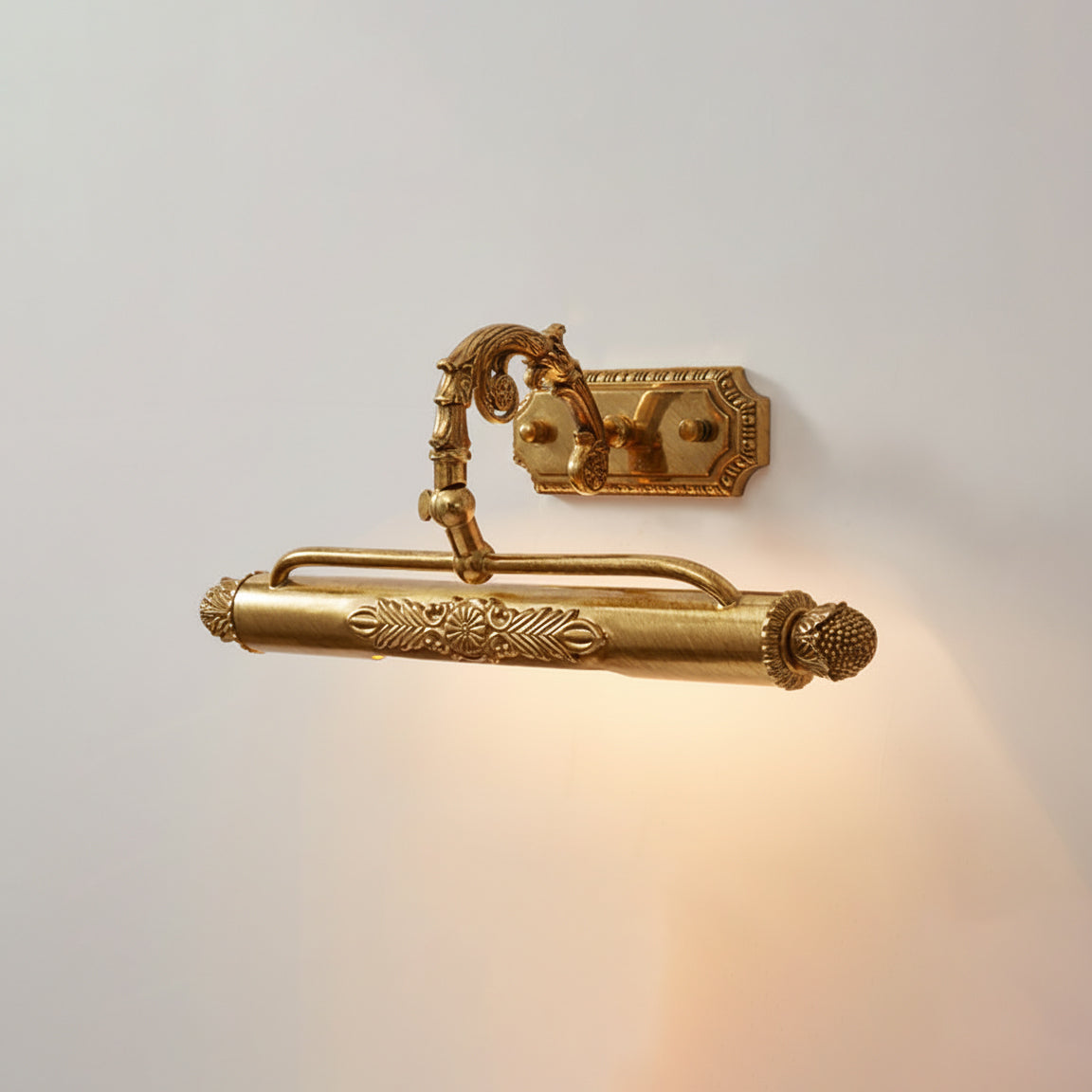 pania-brass-wall-lamp