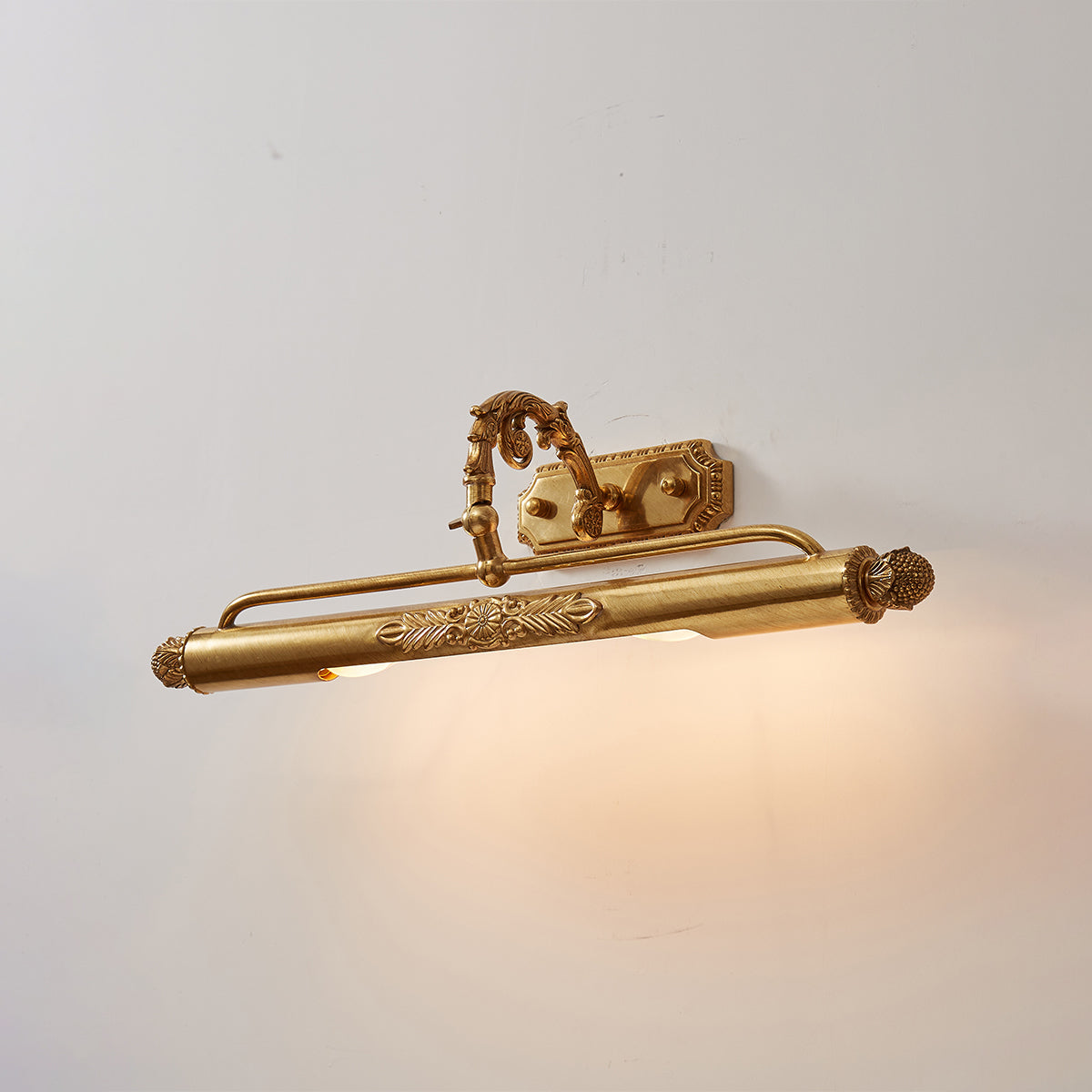 pania-brass-wall-lamp