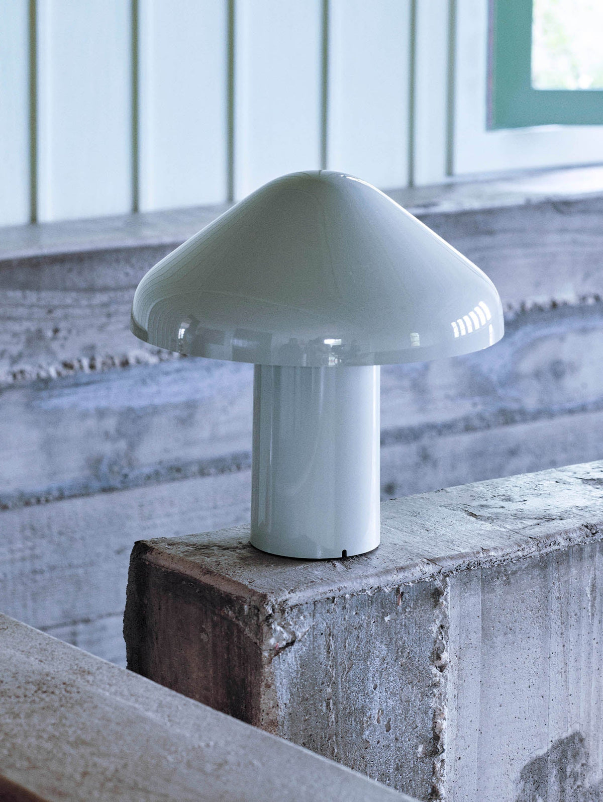 pao-portable-table-lamp