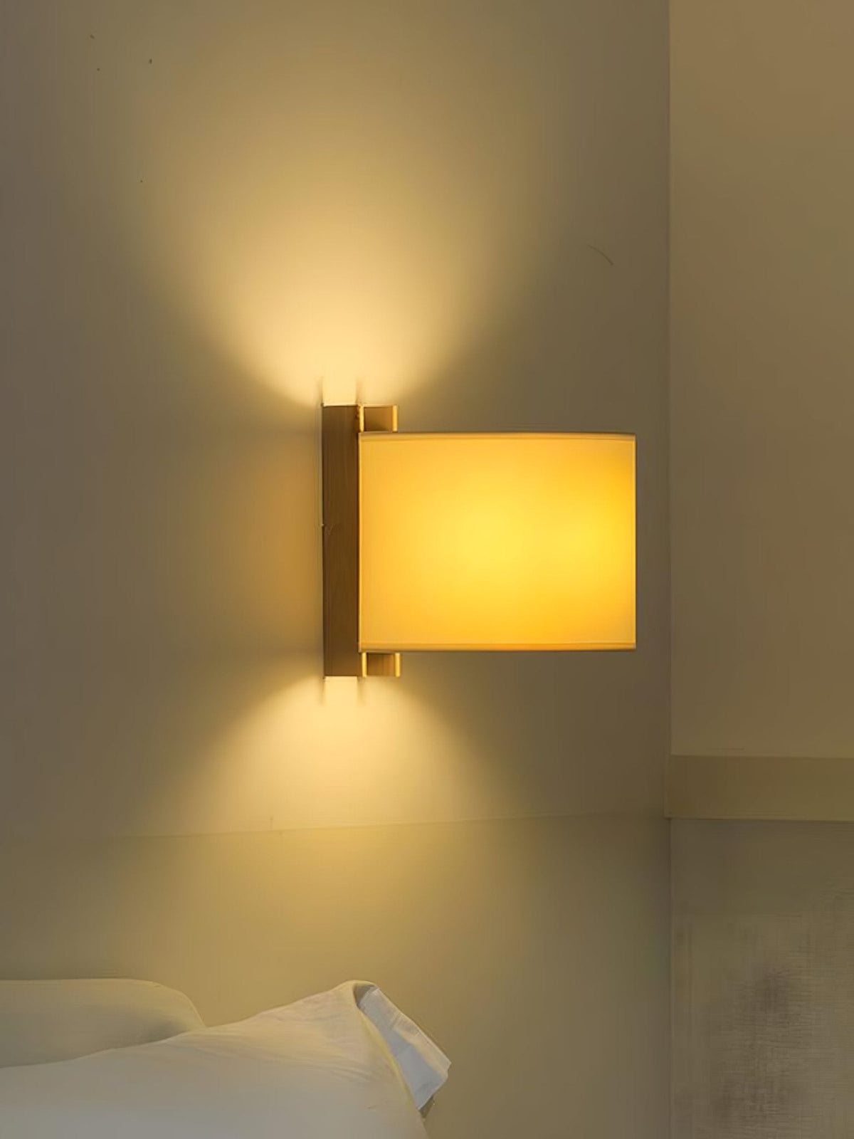Papiro Fabric Wall Sconce with Wooden Mount – Modern Ambient Lighting