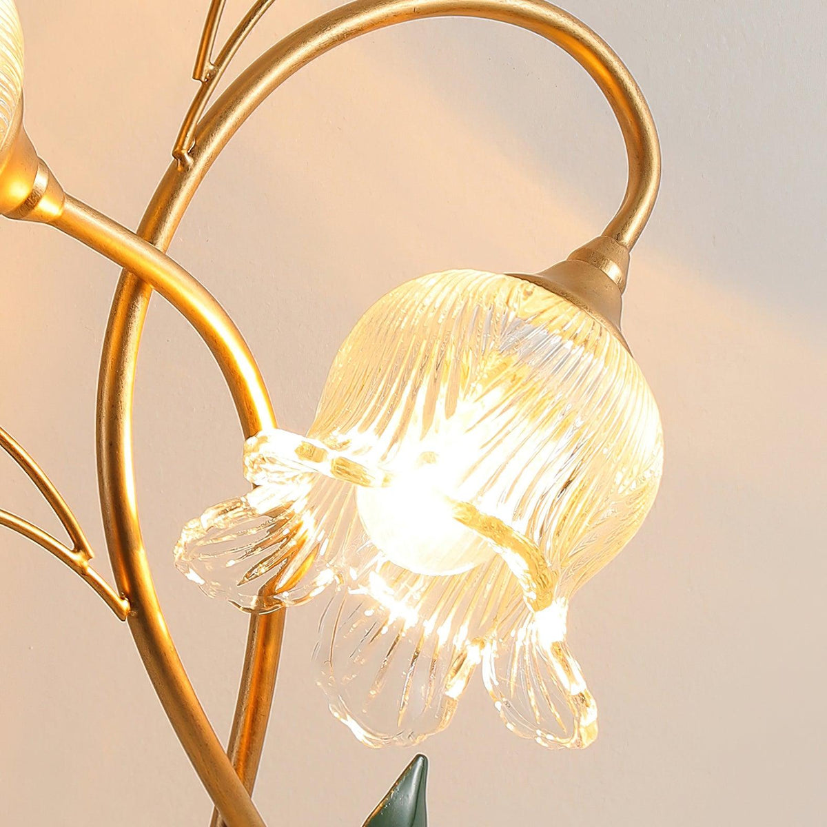 pastoral-floral-table-lamp