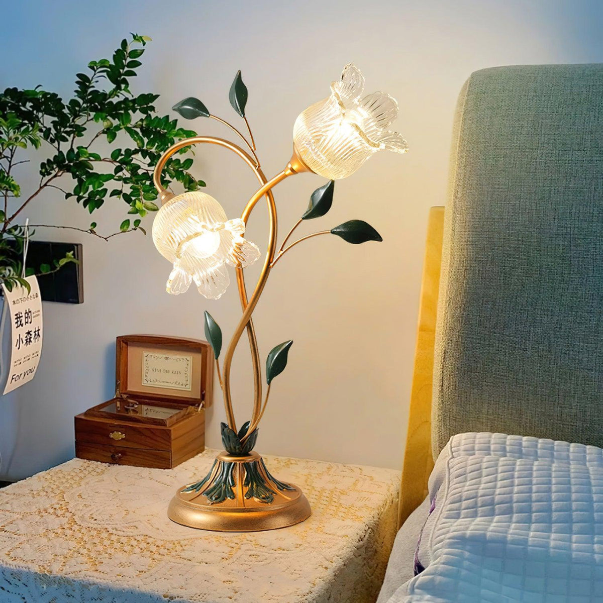 pastoral-floral-table-lamp