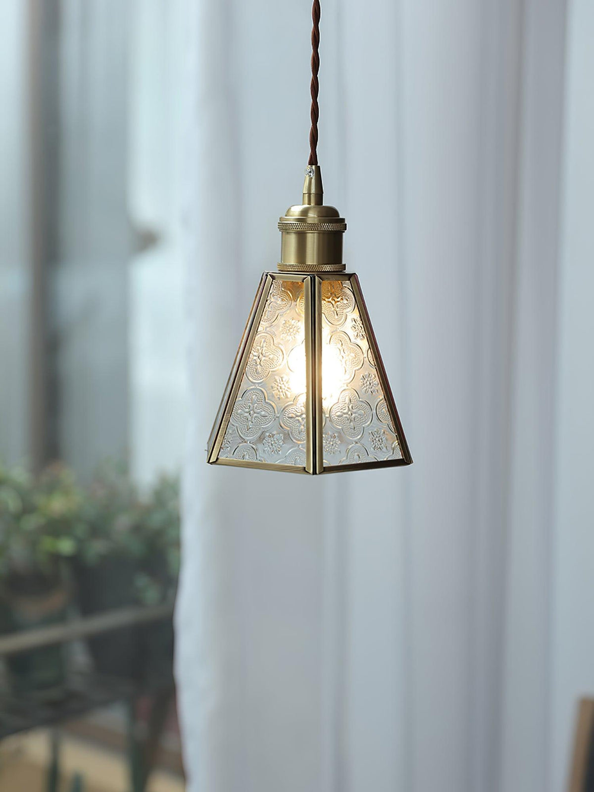Patterned_Glass_Pendant_Lamp_1