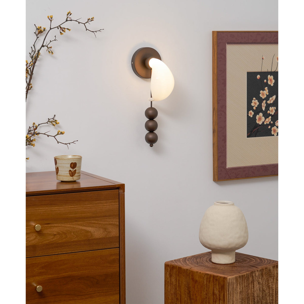 patty-wall-lamp