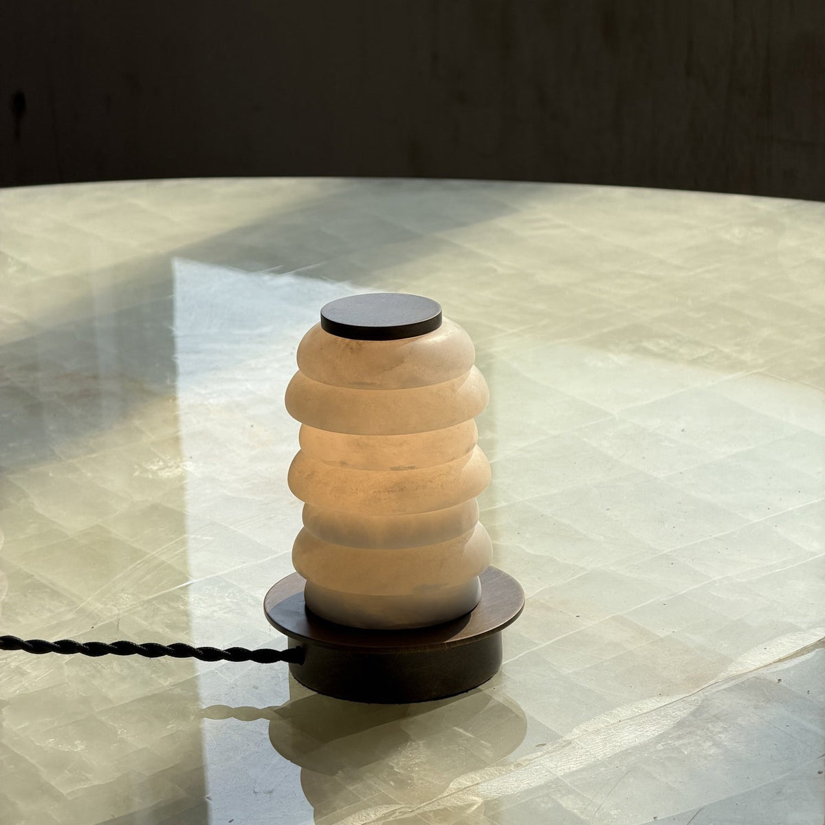 payson-alabaster-table-lamp