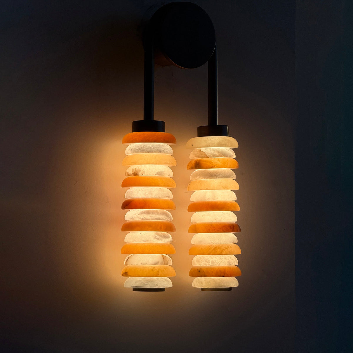 payson-alabaster-wall-lamp