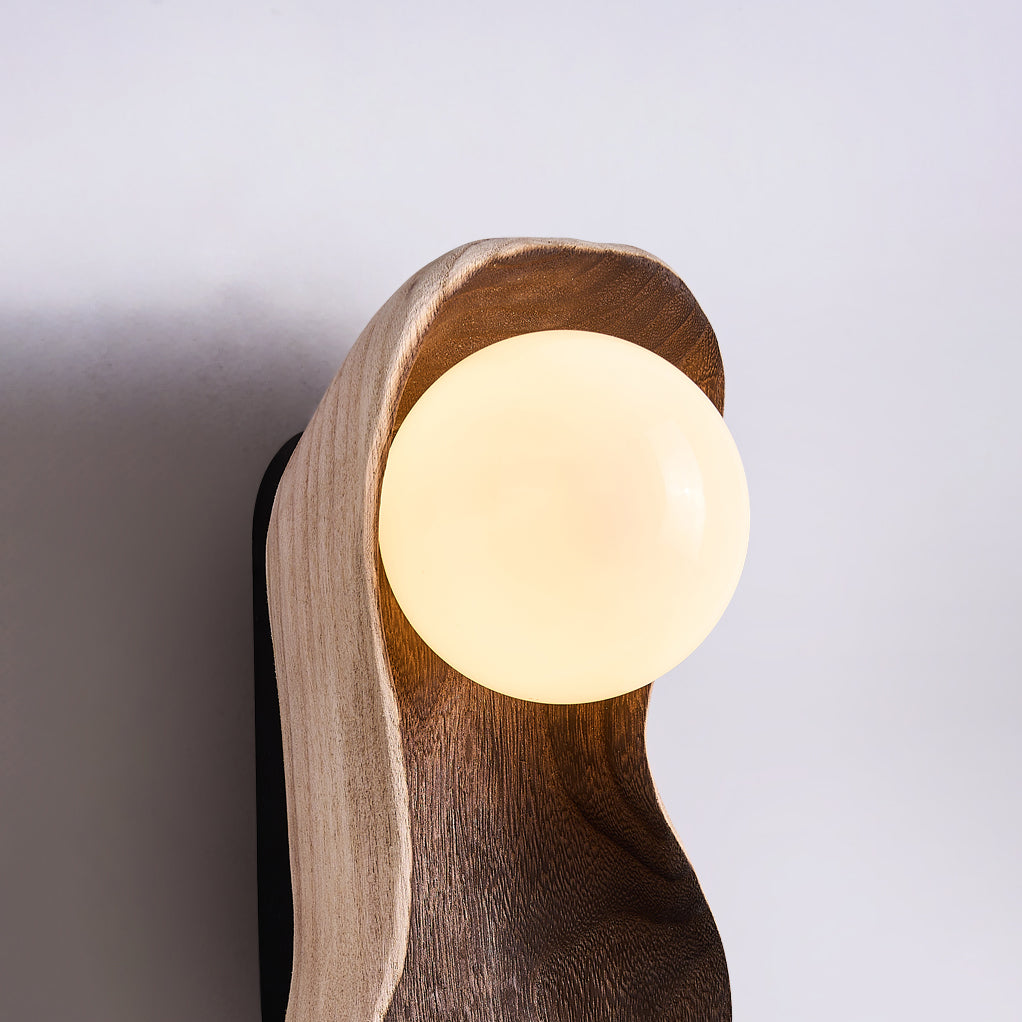 pea-wall-lamp