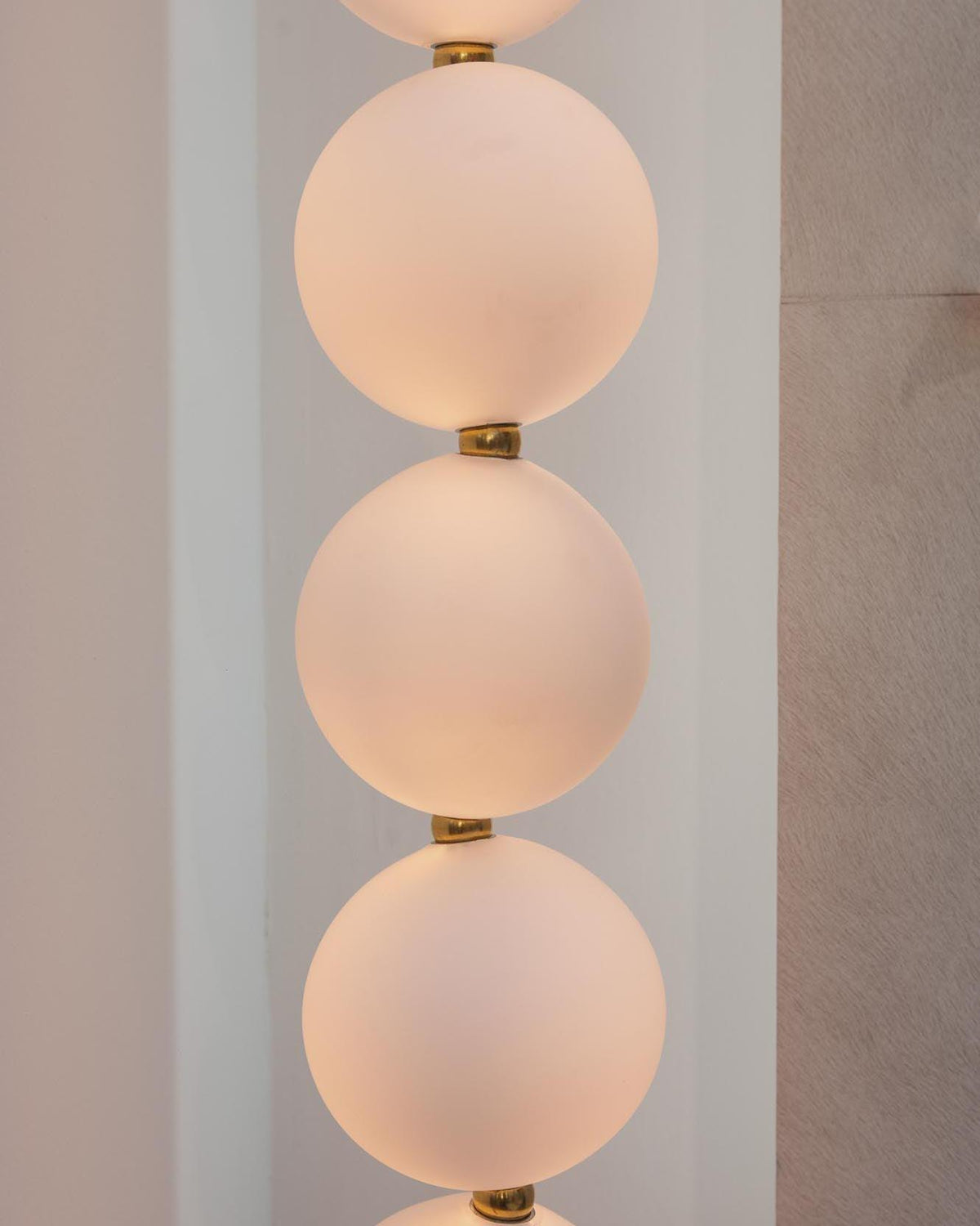 Pearl Necklace Acrylic Ball Chandelier, Modern Gold LED Pendant Light