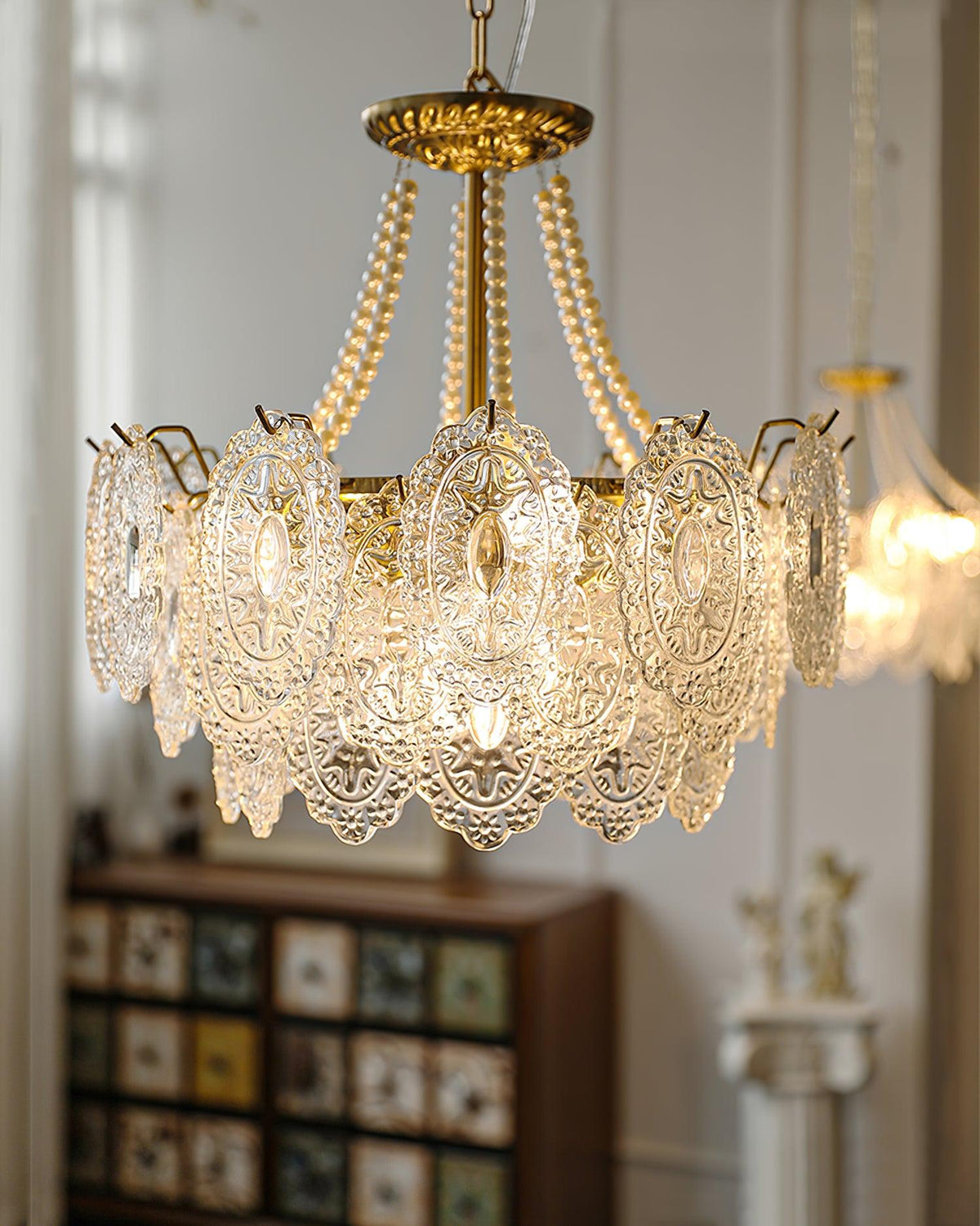 pearls-glass-chandelier