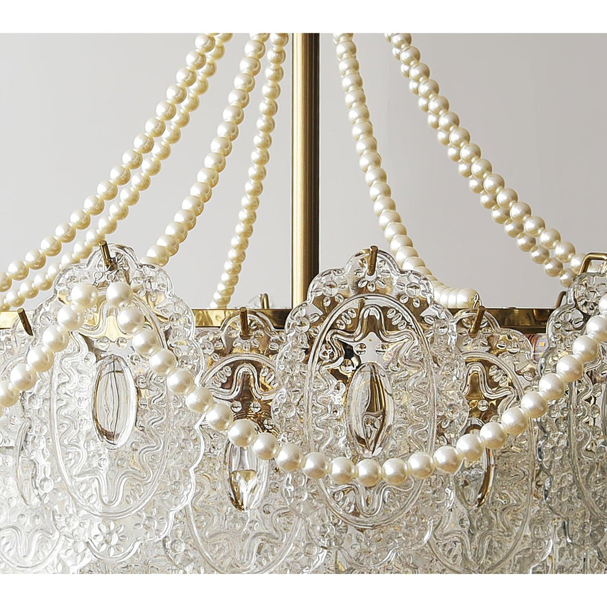 pearls-glass-chandelier