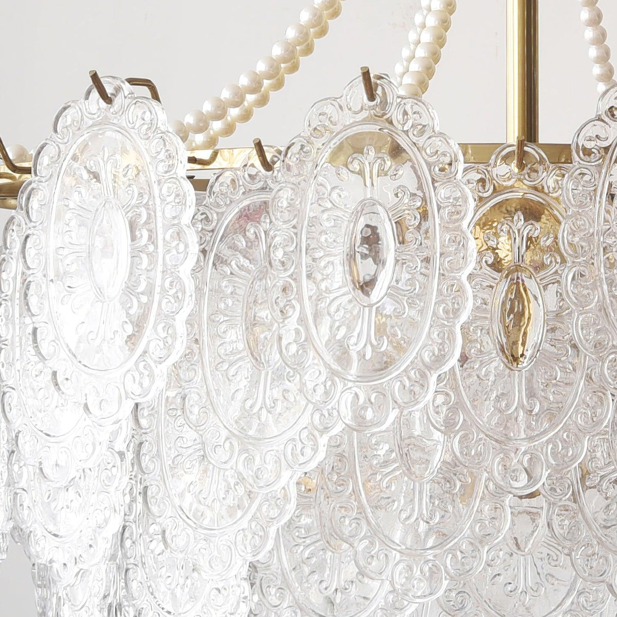 pearls-glass-chandelier