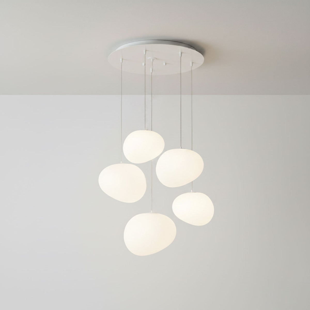 Pebble Glow LED Pendant Light – Sculptural Glass Chandelier for Dining & Living