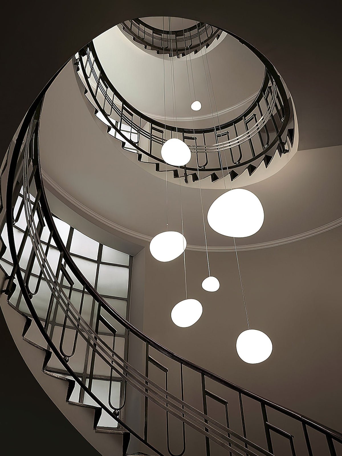 Pebble Glow LED Pendant Light – Sculptural Glass Chandelier for Dining & Living