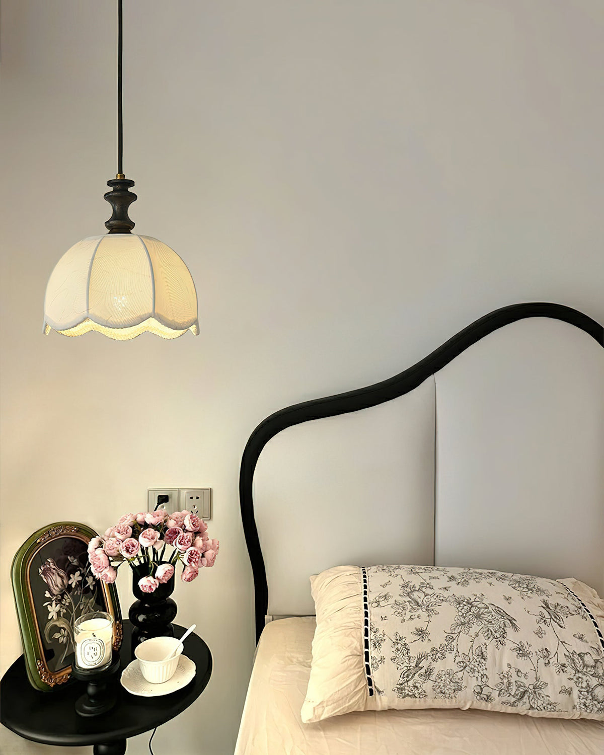 petal-charm-pendant-light